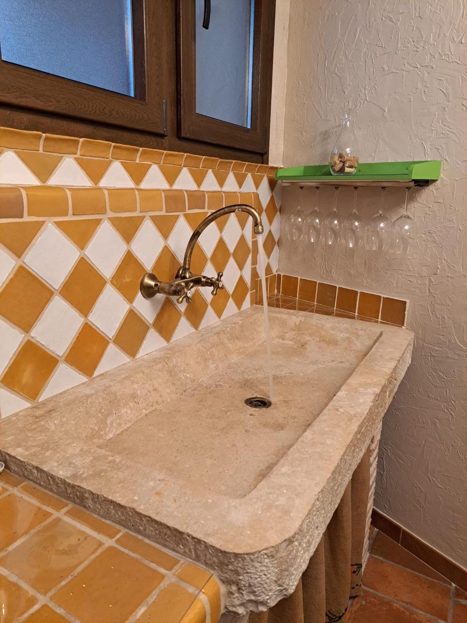 Casa Rural La Bodega, Ofrece Cata De Vino Gratis Horche Exteriér fotografie